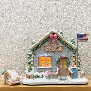 2001 Hawthorne Village Precious Moments HOLLY DAY GREETINGS POST OFFICE Lighted